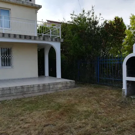 Vila Raisa Aparthotel